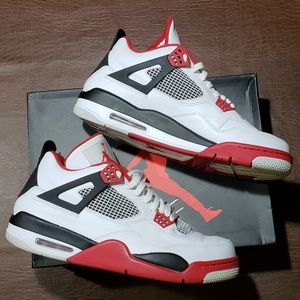 Nike Air Jordan Retro 4